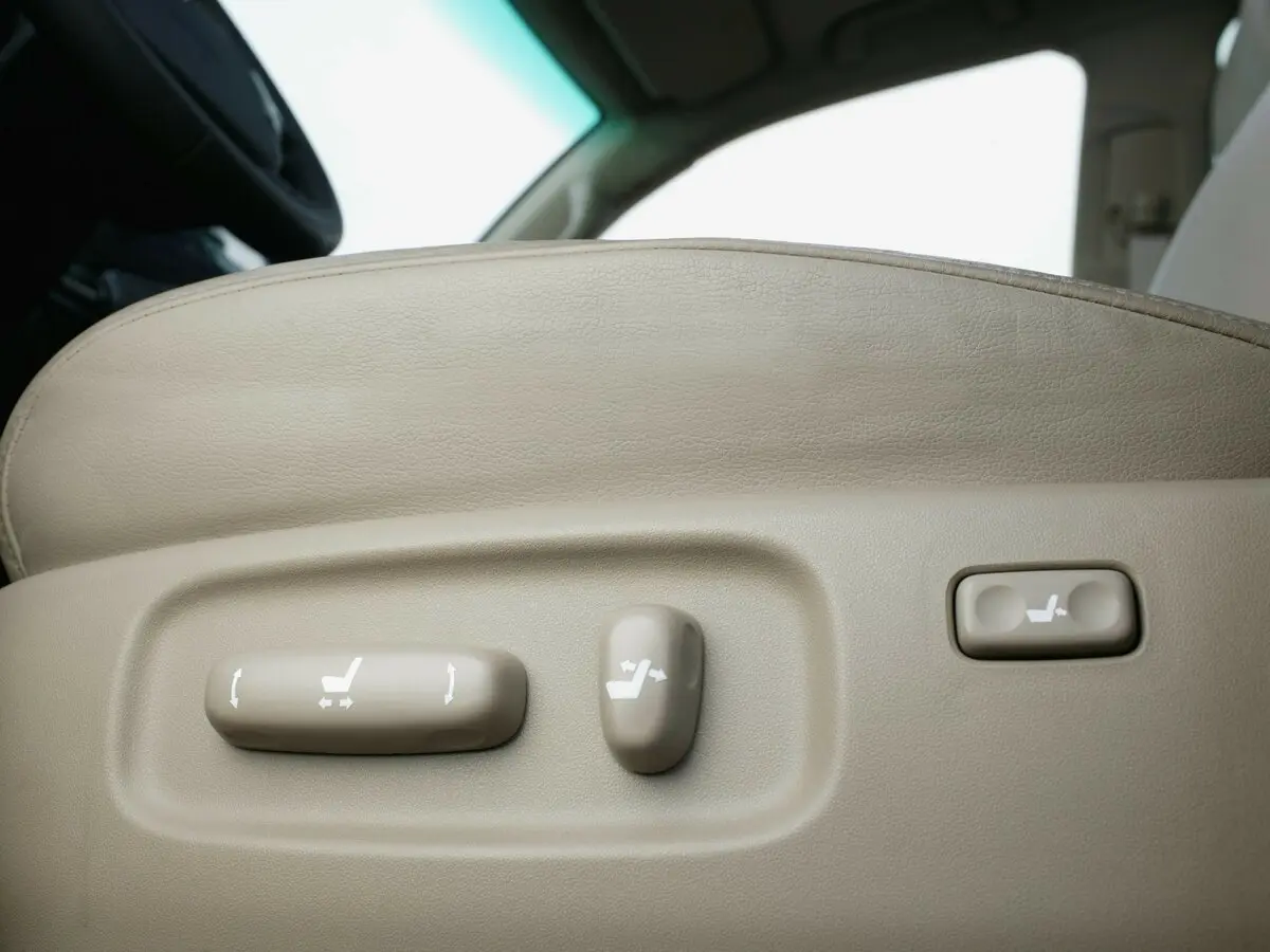 Toyota Land Cruiser 200 Series Внедорожник 5 дв. — фото 13