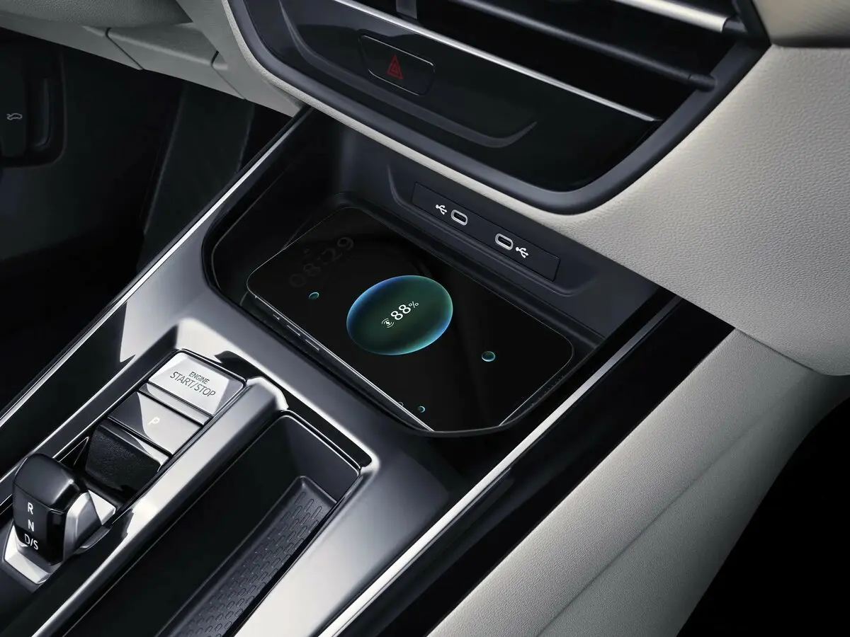 Volkswagen Lamando II Рестайлинг Лифтбек L — фото 9