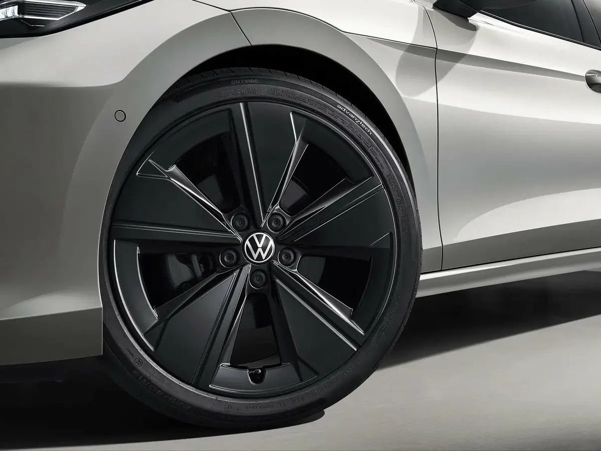Volkswagen Lamando II Рестайлинг Лифтбек L — фото 11