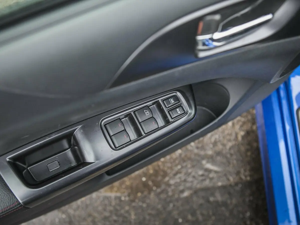 Subaru Impreza WRX STi III Хэтчбек 5 дв. — сүрөт 12