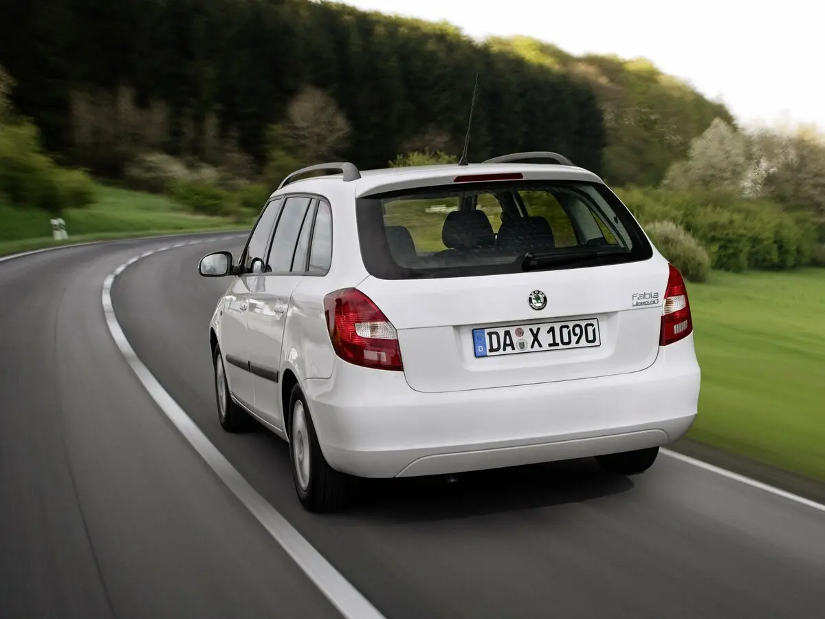 Skoda Fabia II Универсал 5 дв. — фото 4
