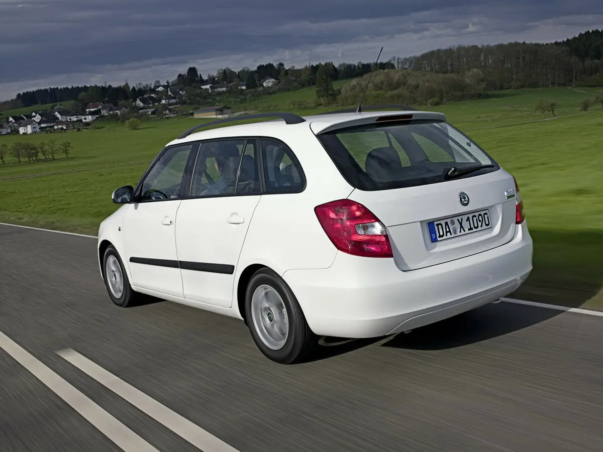 Skoda Fabia II Универсал 5 дв. — фото 5
