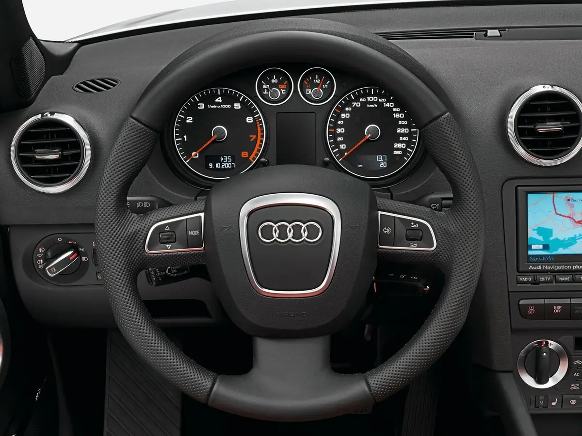 Audi A3 II (8P) Рестайлинг 2 Кабриолет — 照片 9