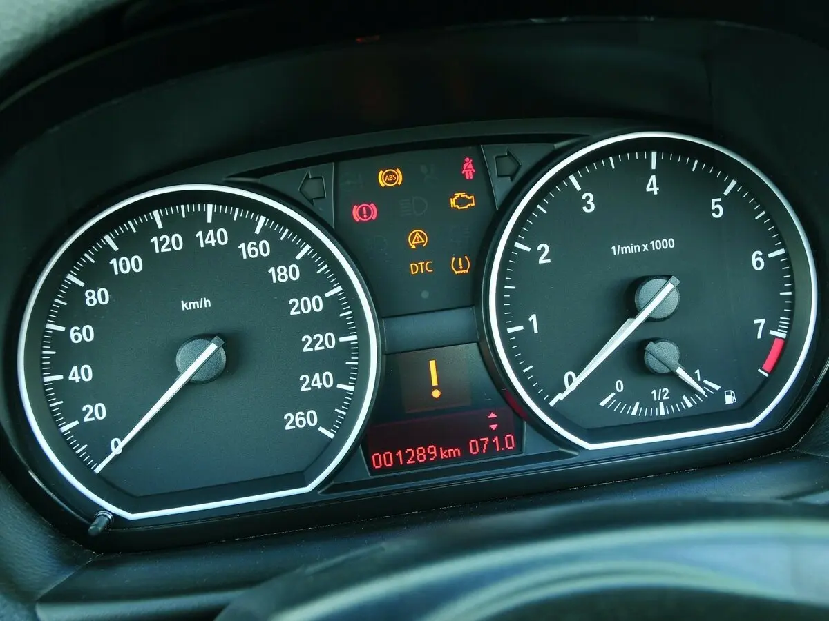 BMW 1 серии I (E81/E82/E87/E88) Рестайлинг Кабриолет — photo 9