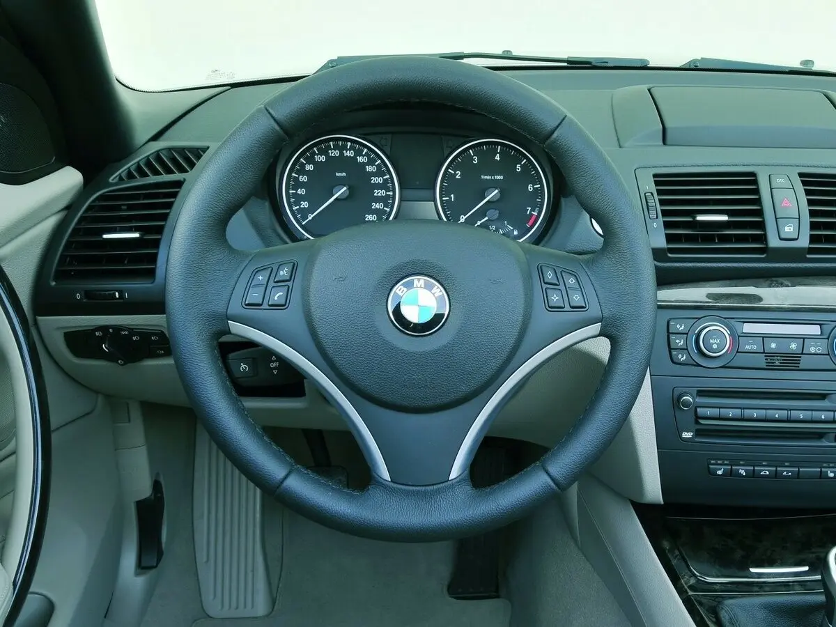 BMW 1 серии I (E81/E82/E87/E88) Рестайлинг Кабриолет — photo 10