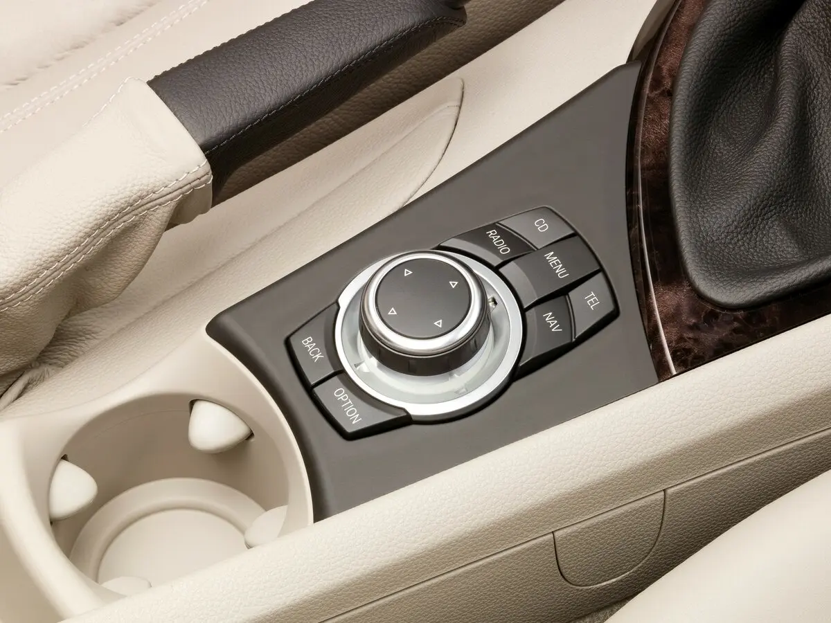 BMW 1 серии I (E81/E82/E87/E88) Рестайлинг Кабриолет — photo 18