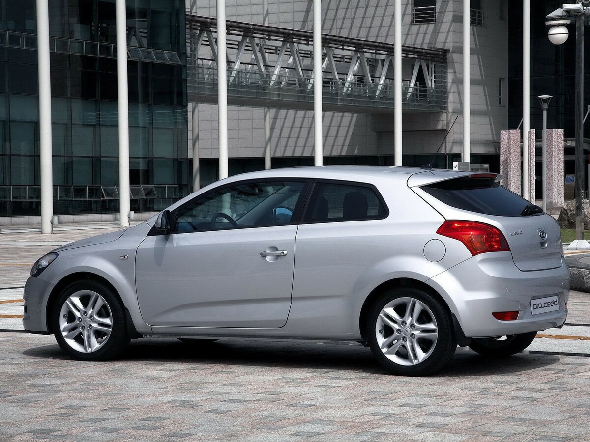 Kia Ceed I Хэтчбек 3 дв. — фото 2
