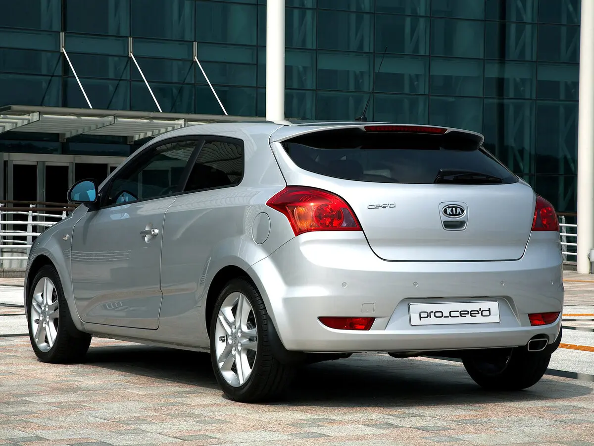 Kia Ceed I Хэтчбек 3 дв. — photo 5