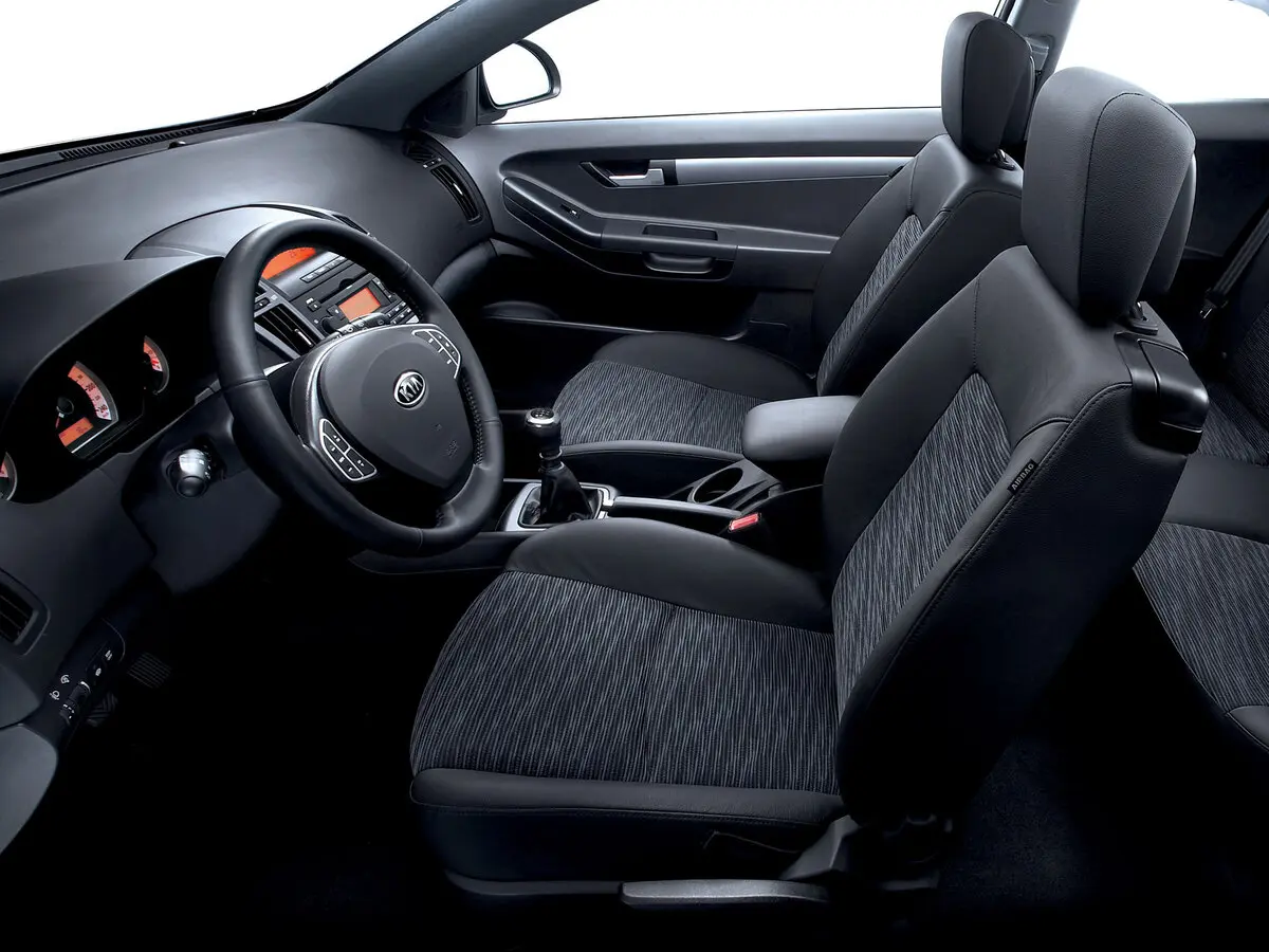 Kia Ceed I Хэтчбек 3 дв. — photo 7