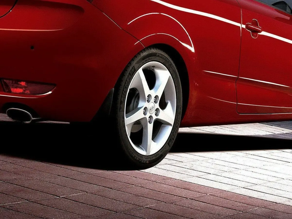 Kia Ceed I Хэтчбек 3 дв. — photo 16