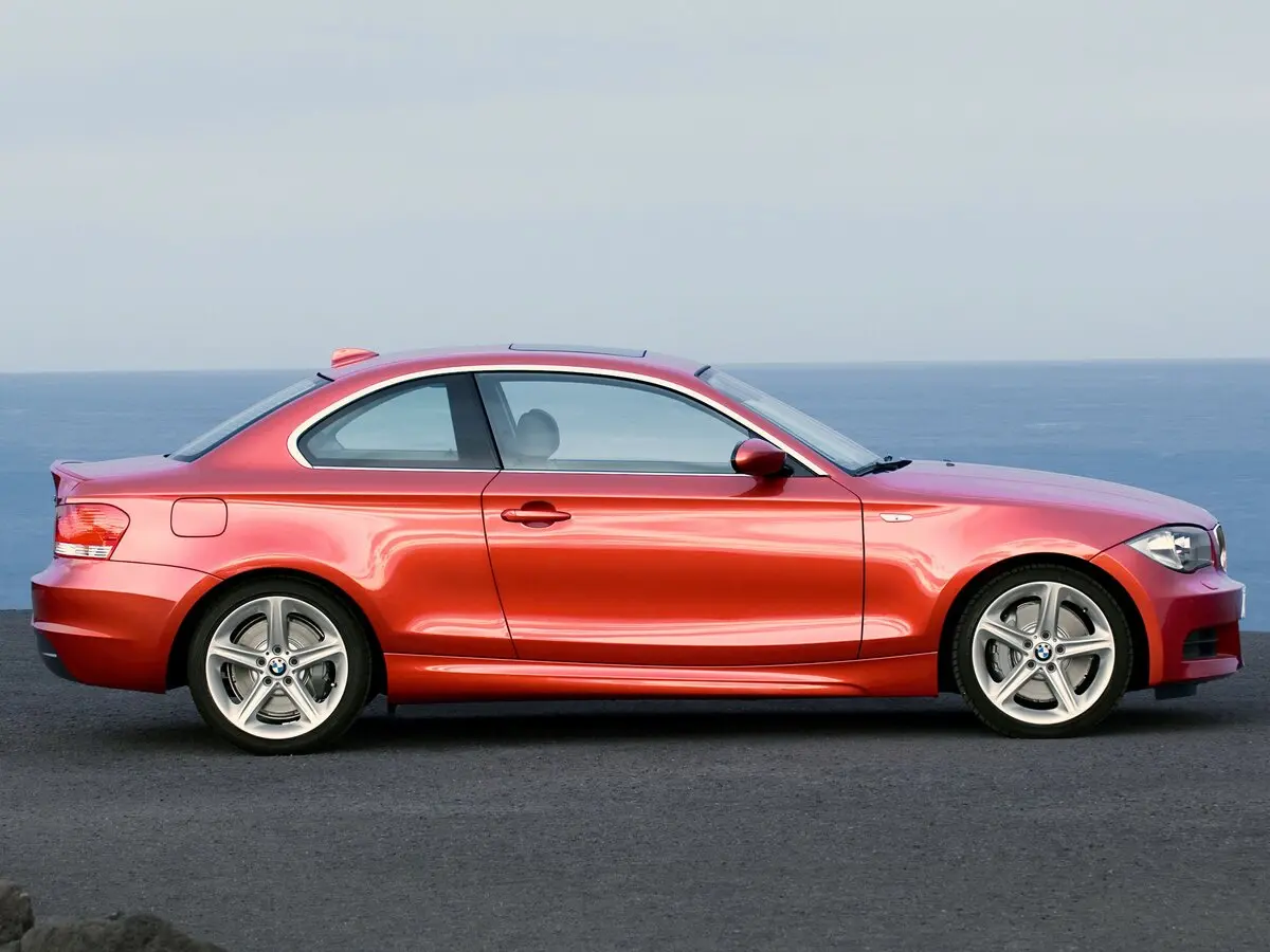 BMW 1 серии I (E81/E82/E87/E88) Рестайлинг Купе — сүрөт 2