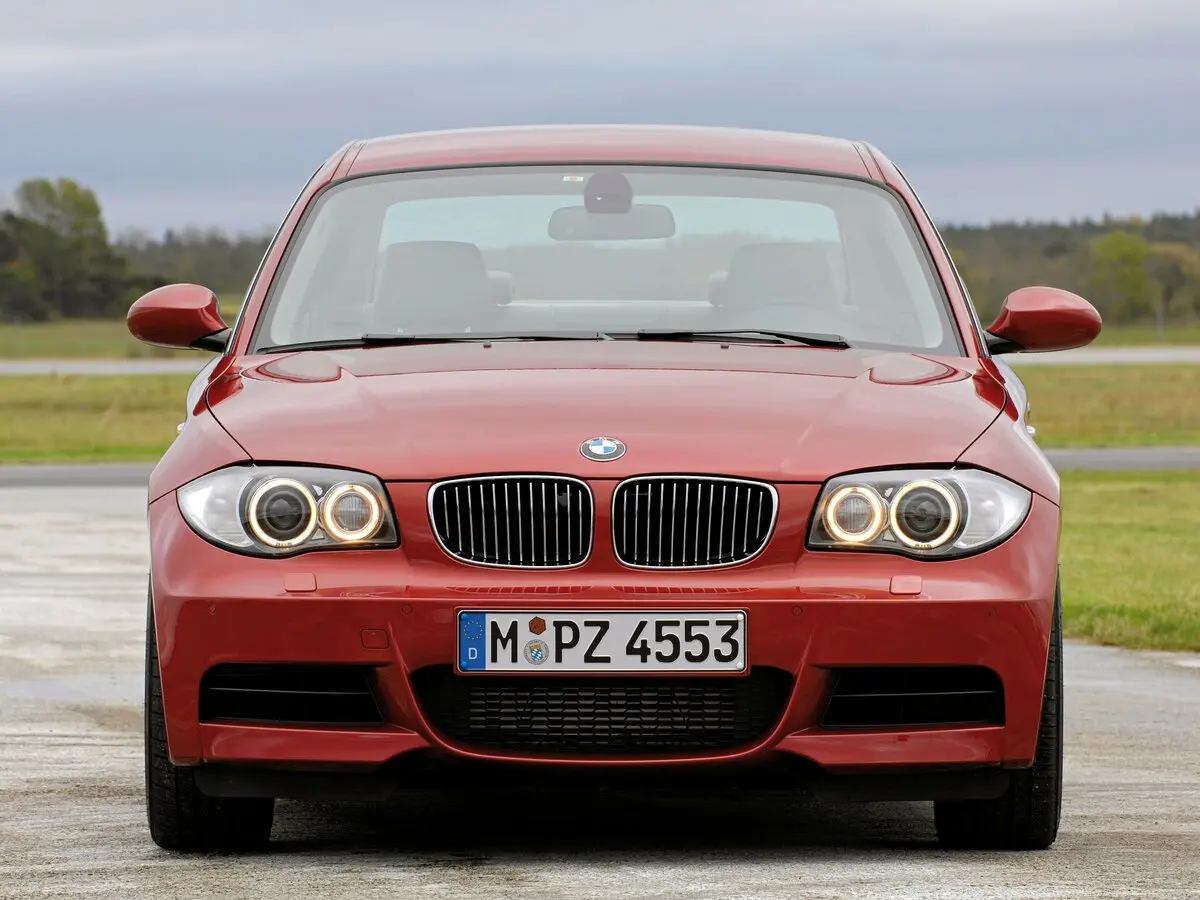 BMW 1 серии I (E81/E82/E87/E88) Рестайлинг Купе — сүрөт 3