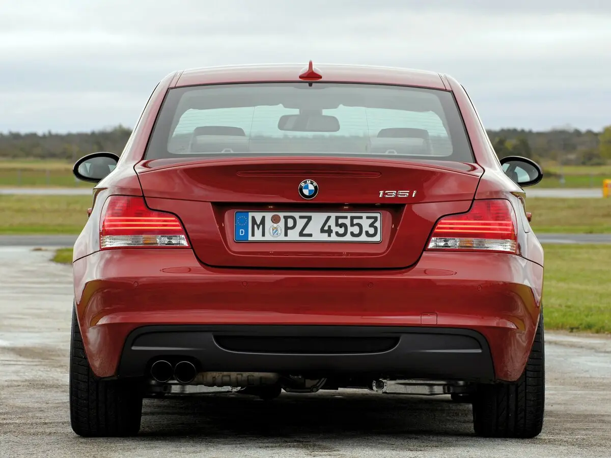 BMW 1 серии I (E81/E82/E87/E88) Рестайлинг Купе — сүрөт 4