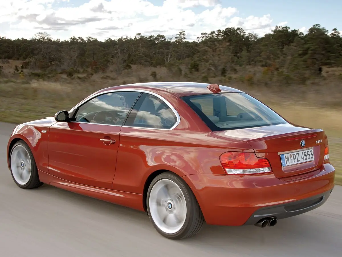 BMW 1 серии I (E81/E82/E87/E88) Рестайлинг Купе — сүрөт 5