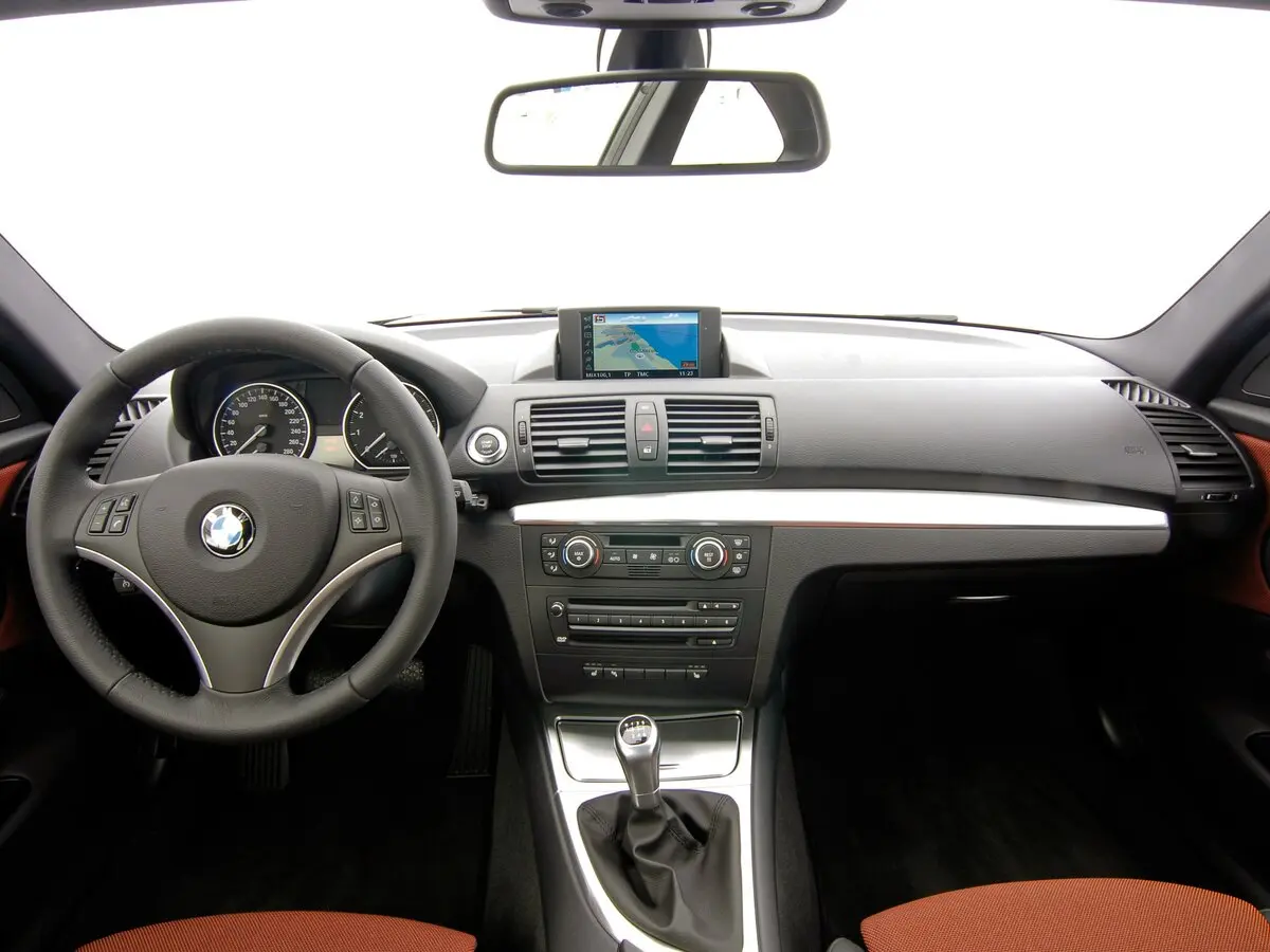 BMW 1 серии I (E81/E82/E87/E88) Рестайлинг Купе — сүрөт 6