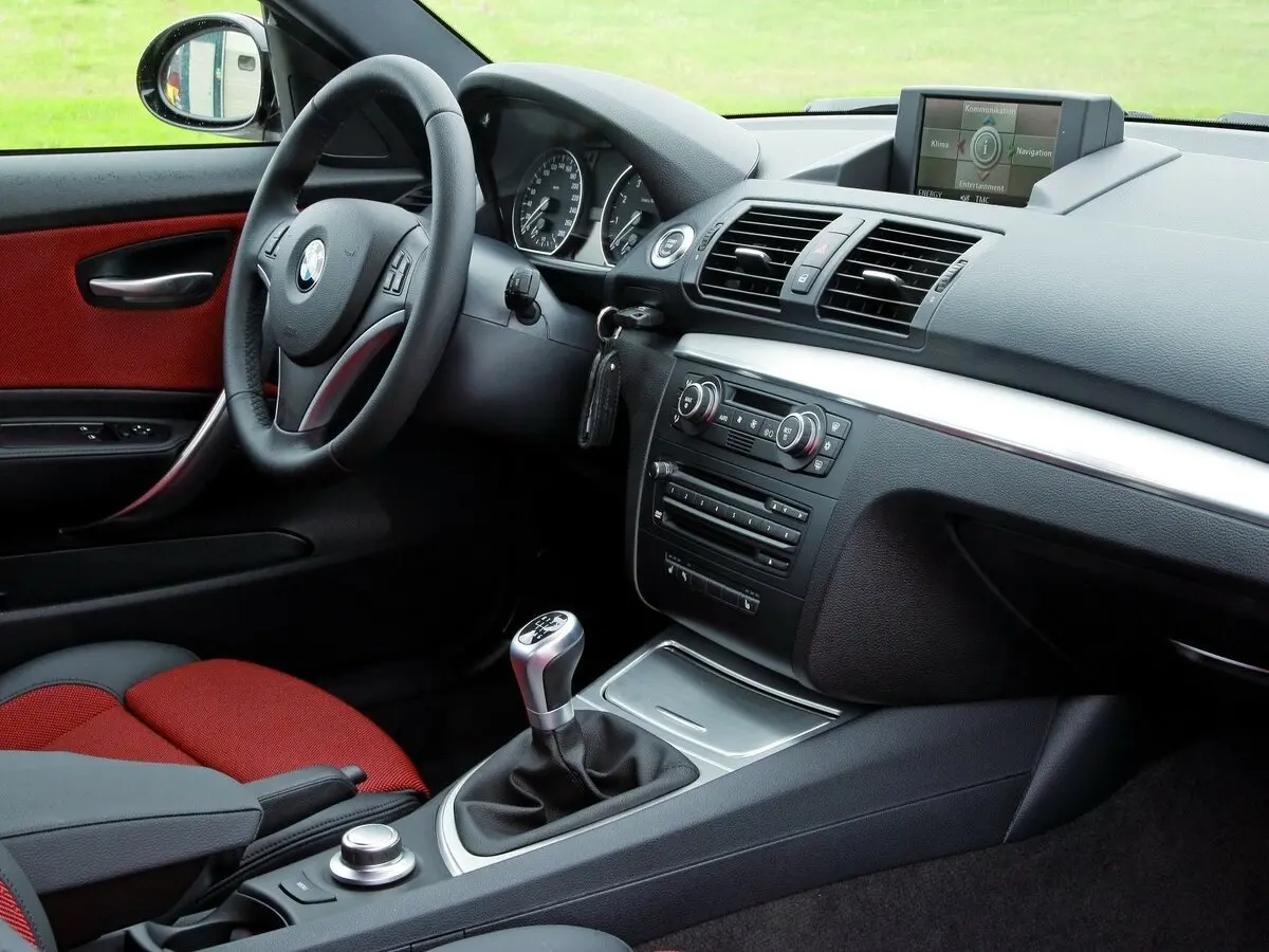 BMW 1 серии I (E81/E82/E87/E88) Рестайлинг Купе — сүрөт 7
