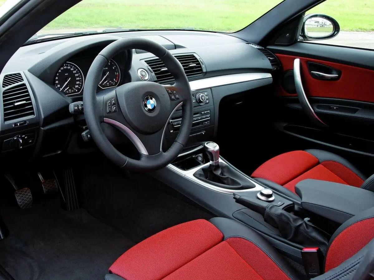 BMW 1 серии I (E81/E82/E87/E88) Рестайлинг Купе — сүрөт 8