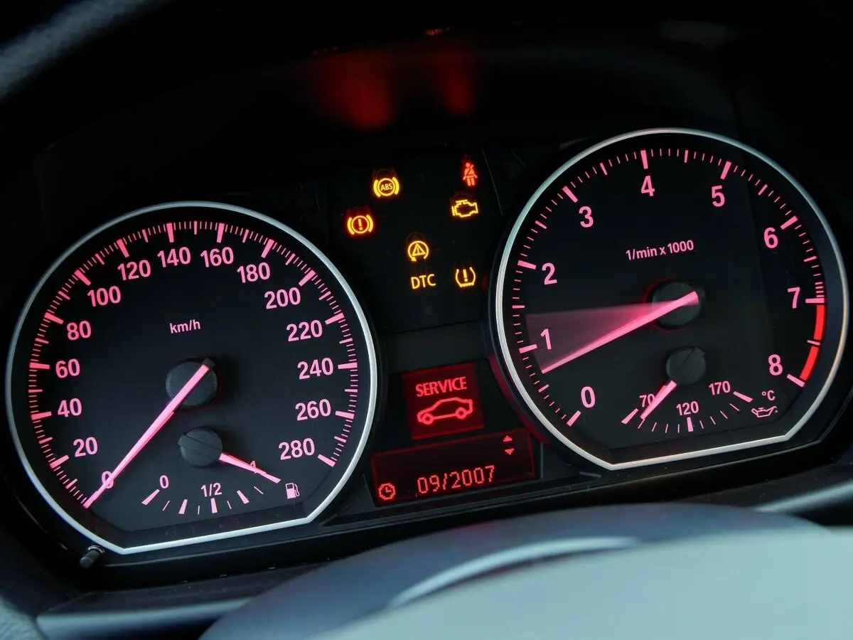 BMW 1 серии I (E81/E82/E87/E88) Рестайлинг Купе — сүрөт 9