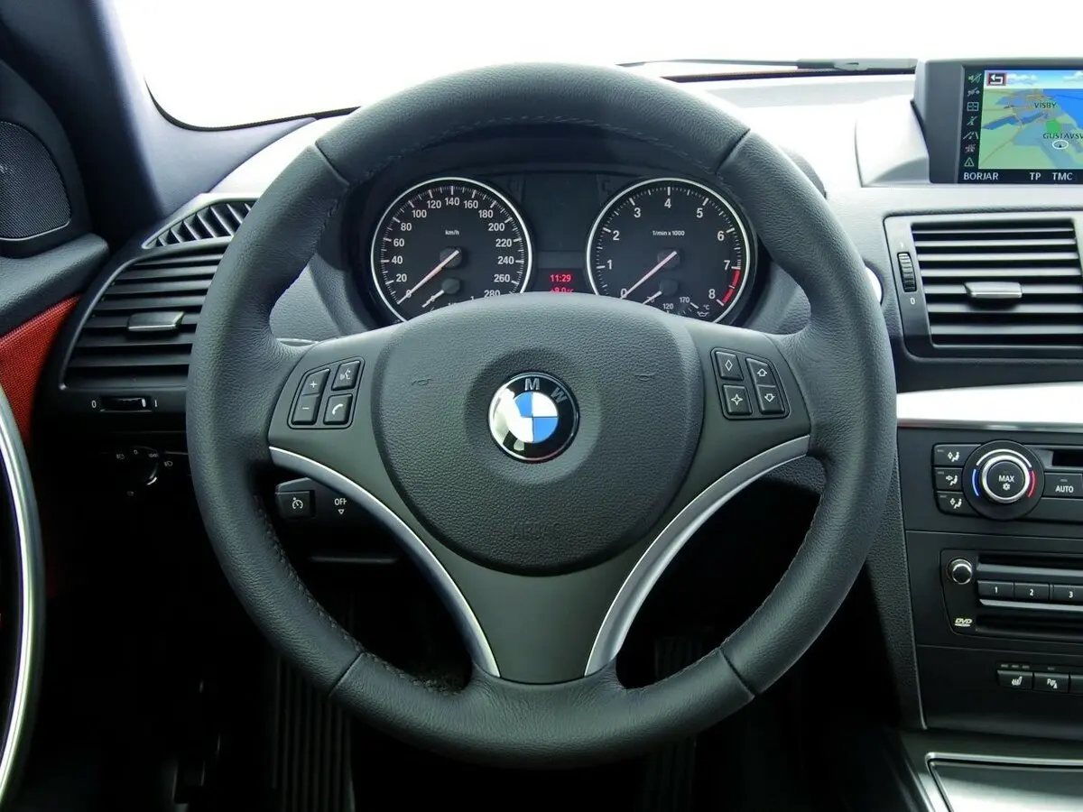 BMW 1 серии I (E81/E82/E87/E88) Рестайлинг Купе — сүрөт 10
