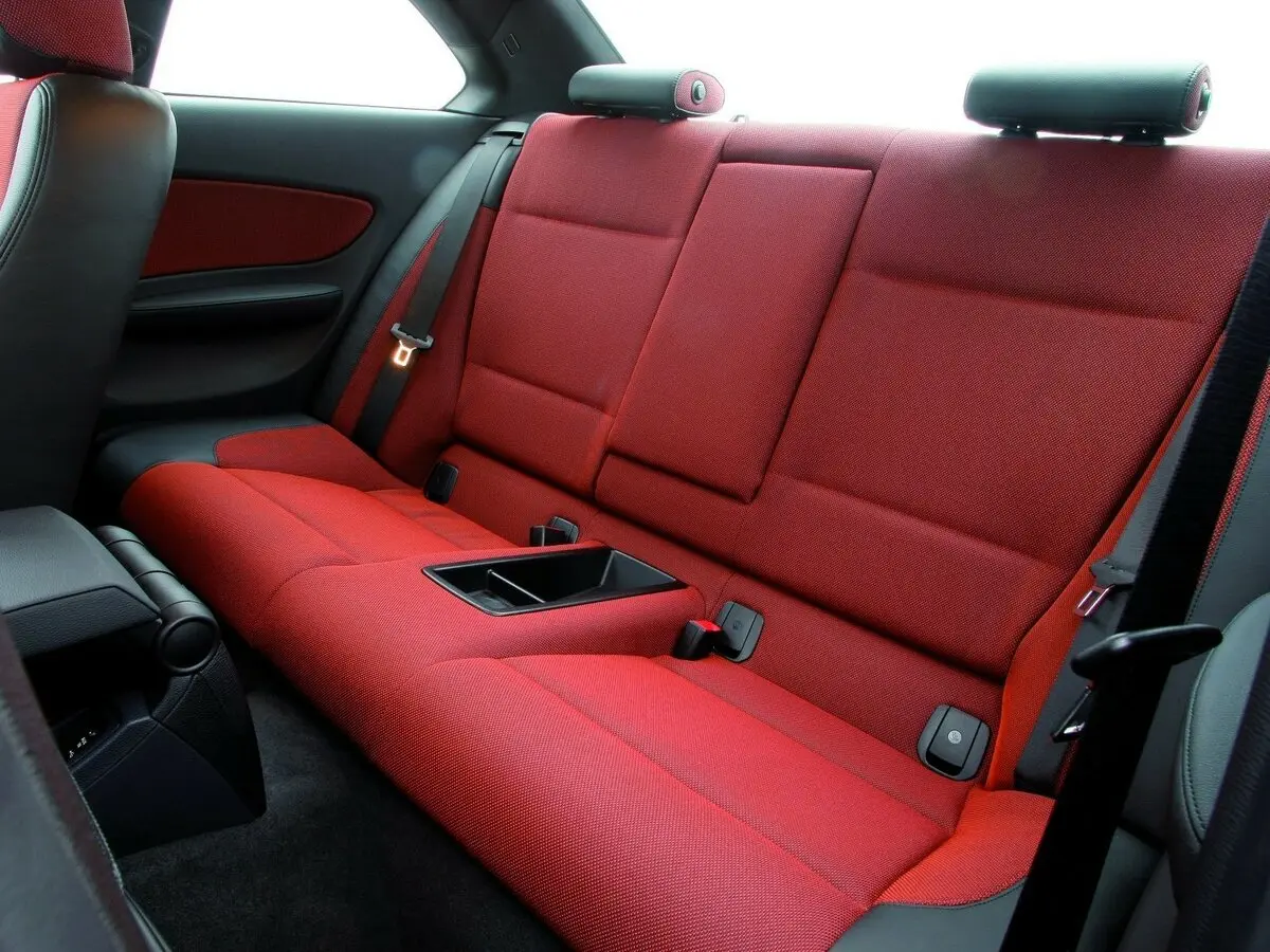 BMW 1 серии I (E81/E82/E87/E88) Рестайлинг Купе — сүрөт 11
