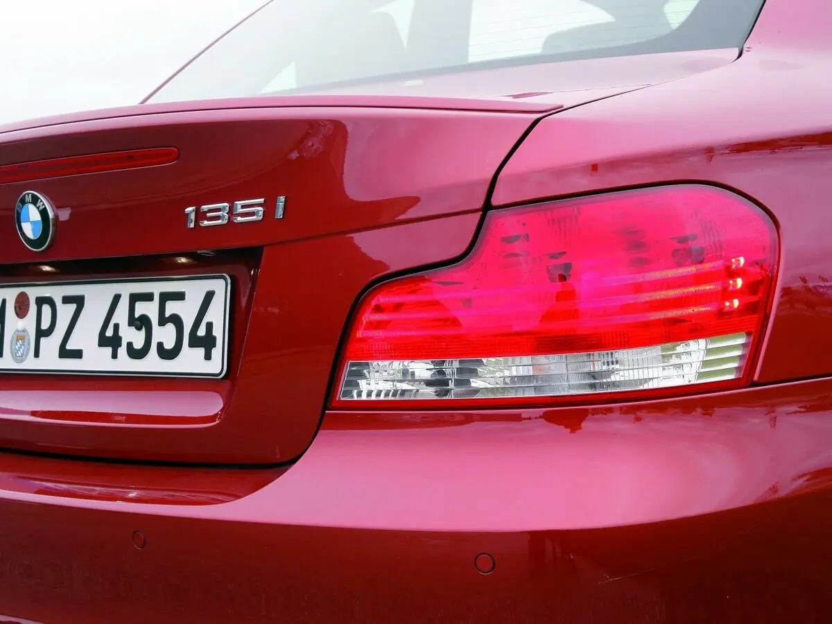 BMW 1 серии I (E81/E82/E87/E88) Рестайлинг Купе — сүрөт 16