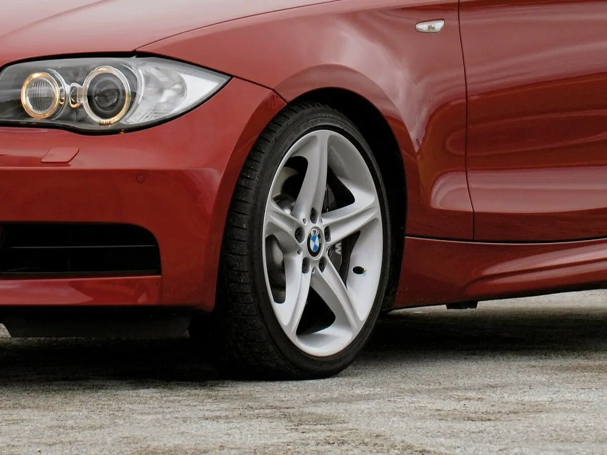 BMW 1 серии I (E81/E82/E87/E88) Рестайлинг Купе — сүрөт 18