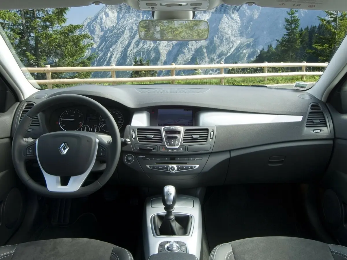 Renault Laguna III Лифтбек — сүрөт 5
