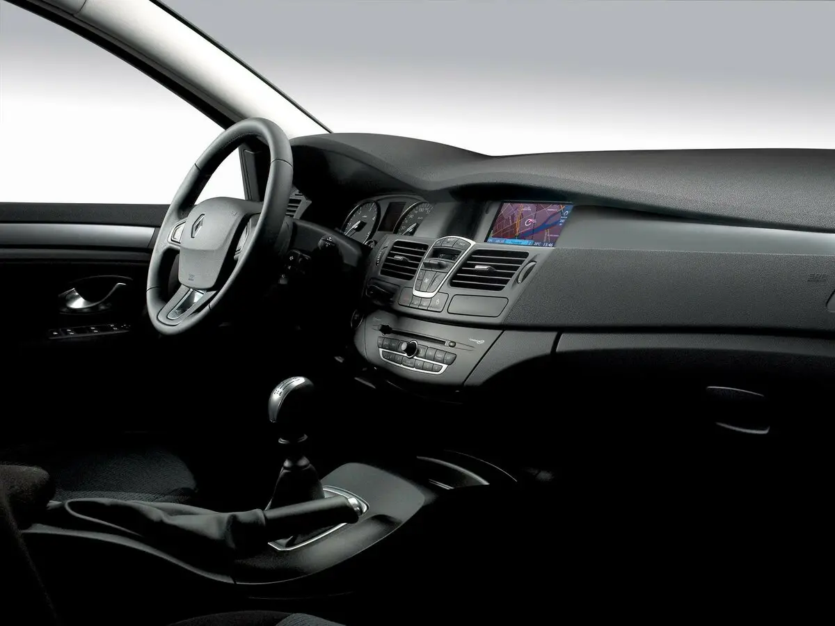 Renault Laguna III Лифтбек — сүрөт 6