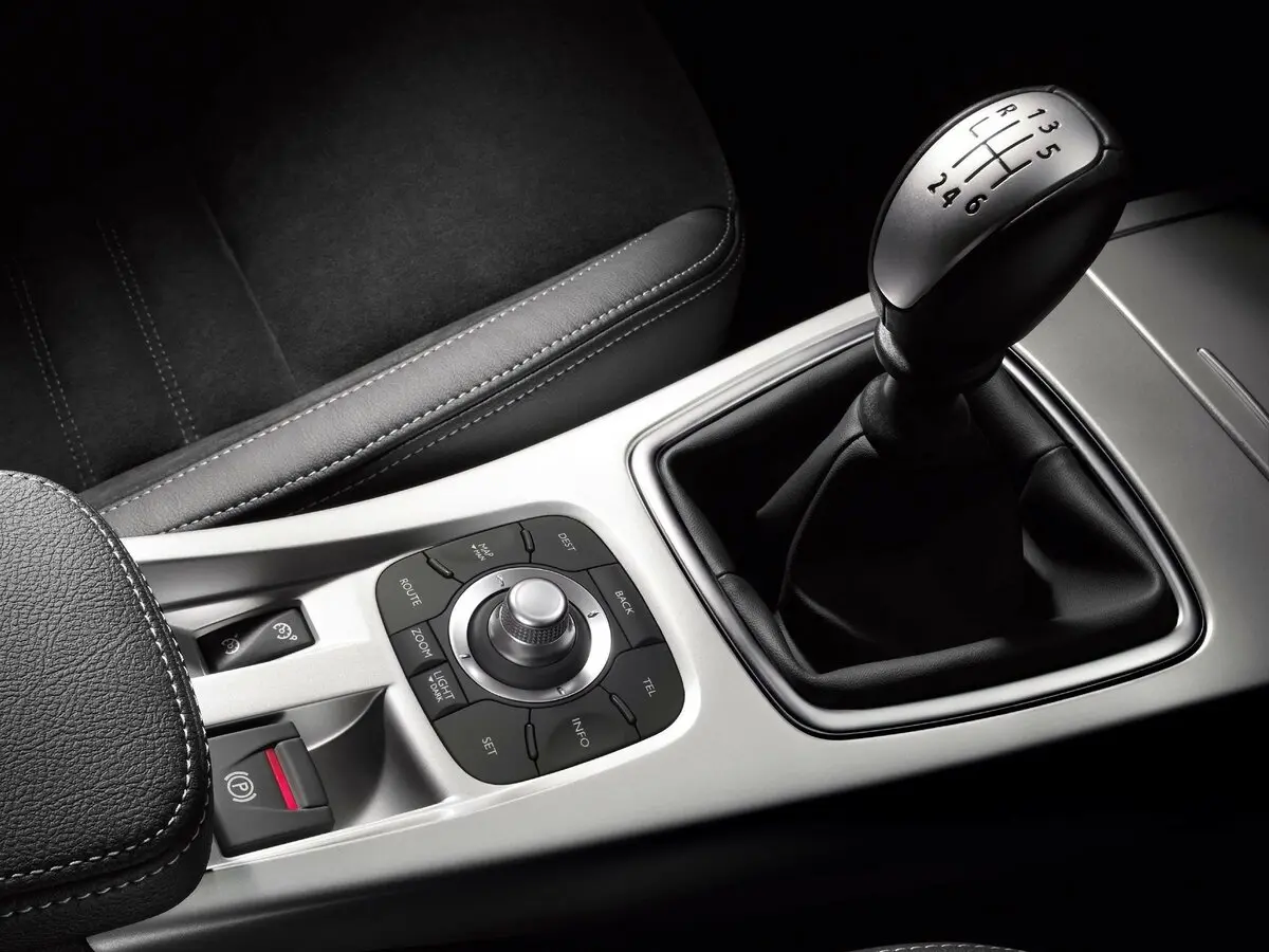 Renault Laguna III Лифтбек — сүрөт 11
