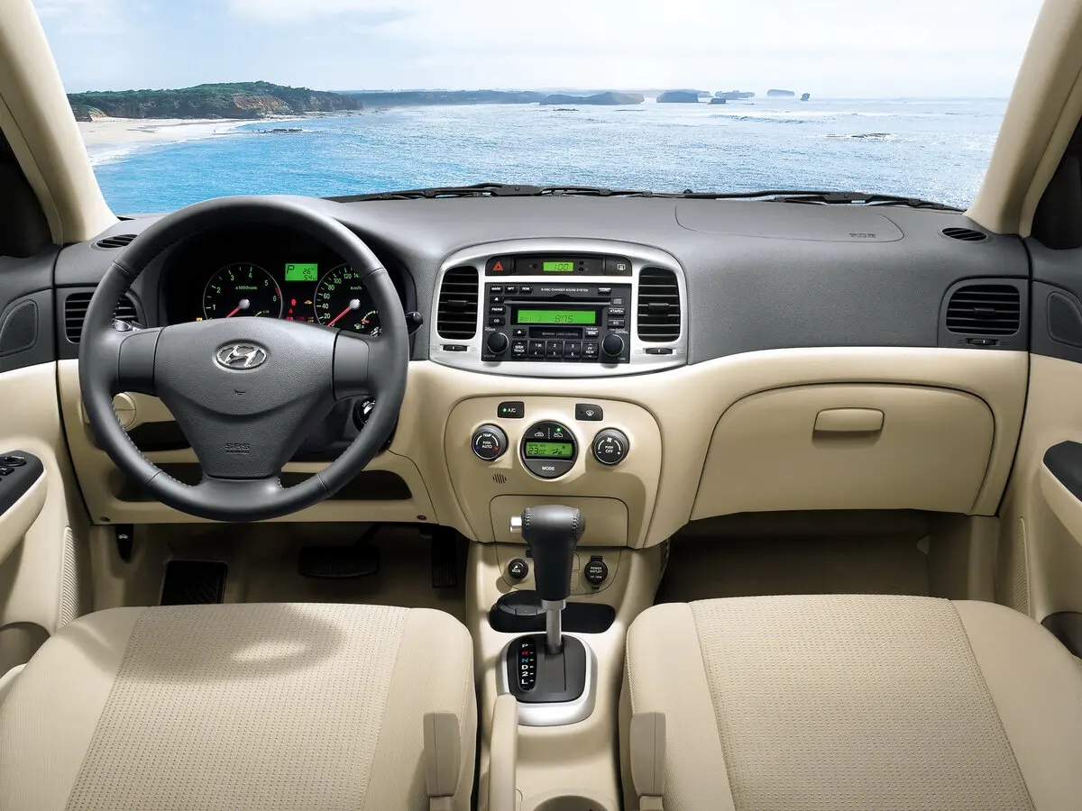 Hyundai Verna II Седан — сүрөт 5