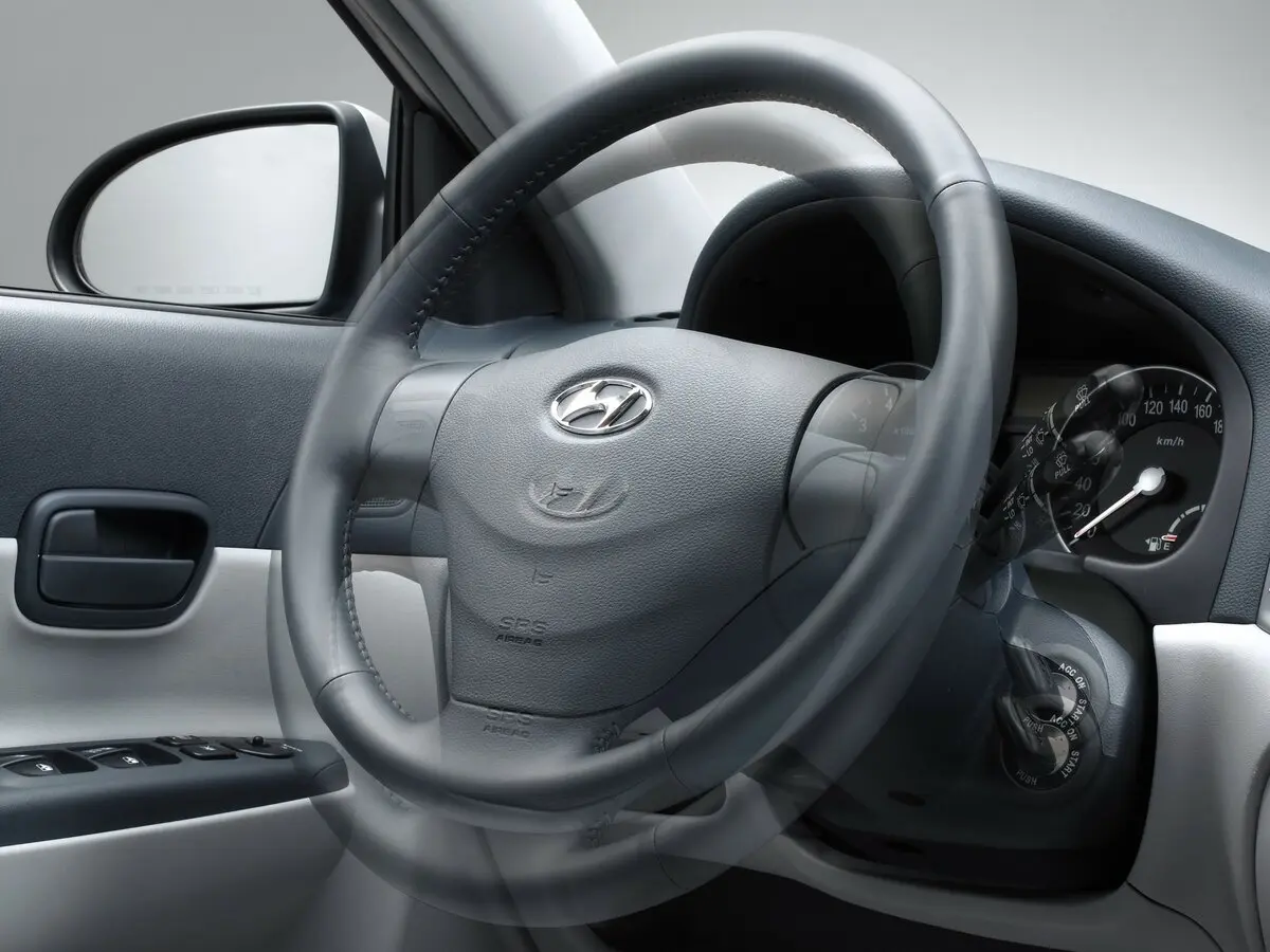 Hyundai Verna II Седан — сүрөт 7