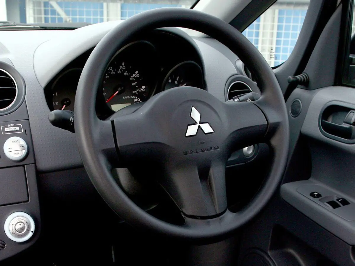 Mitsubishi Colt VI (Z20/Z30) Хэтчбек 5 дв. — сүрөт 10
