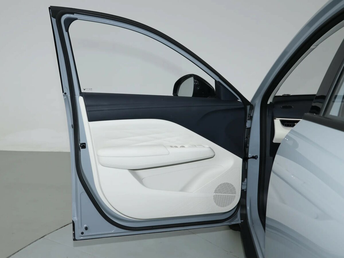 Arcfox T1 2025 – н.в. Хэтчбек 5 дв.