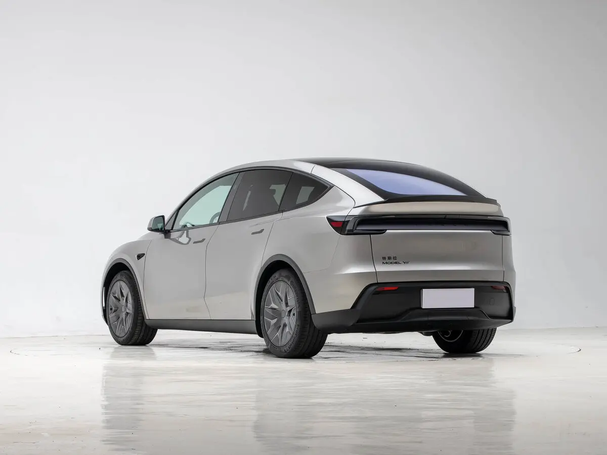 Tesla Model Y I Рестайлинг Внедорожник 5 дв. L — фото 5