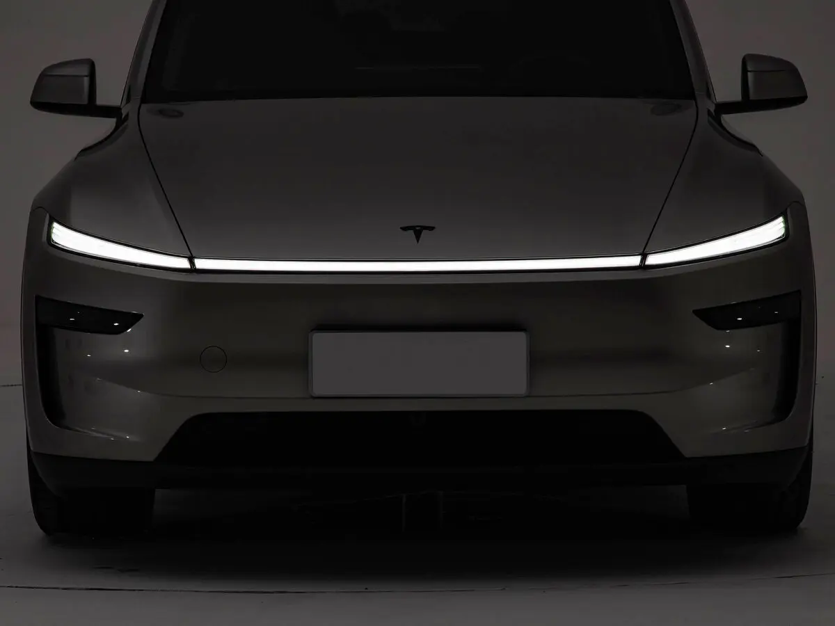 Tesla Model Y I Рестайлинг Внедорожник 5 дв. L — фото 12