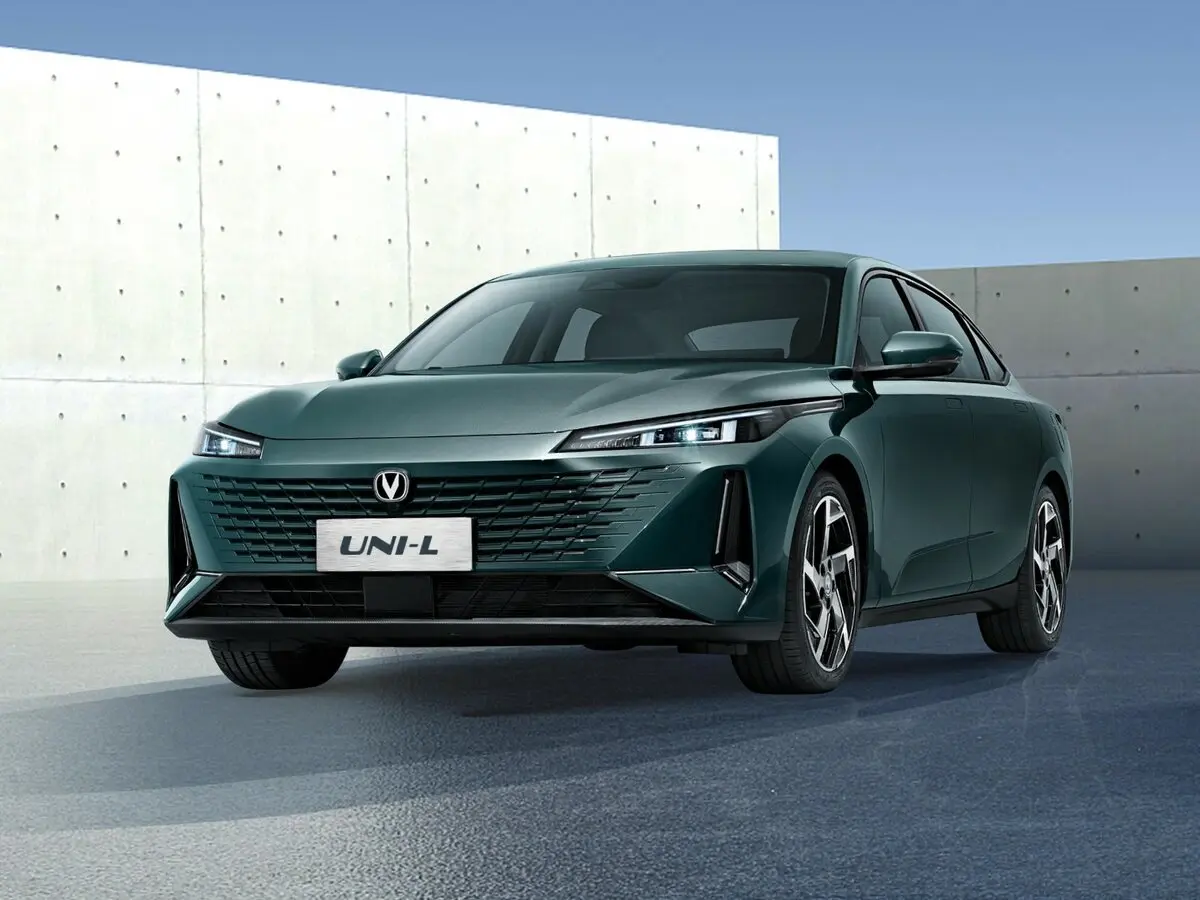 Changan UNI-L 2024 – н.в. Седан — 照片 2