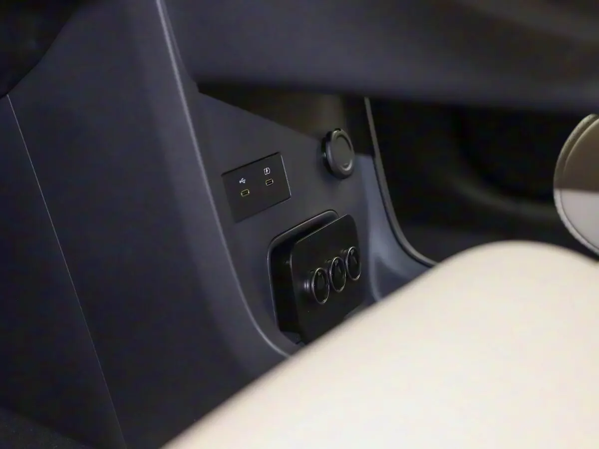 Nissan N6 2025 – н.в. Седан — сүрөт 11