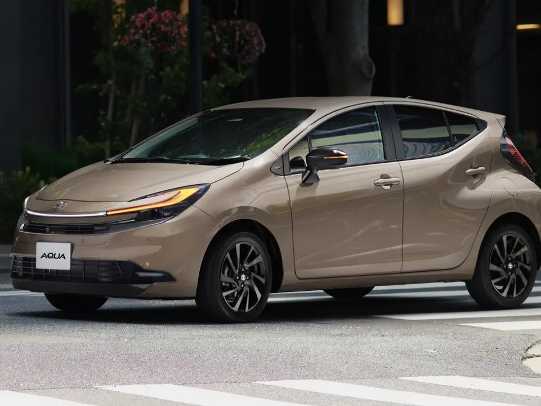 Toyota Aqua II Рестайлинг Хэтчбек 5 дв. — фото 2