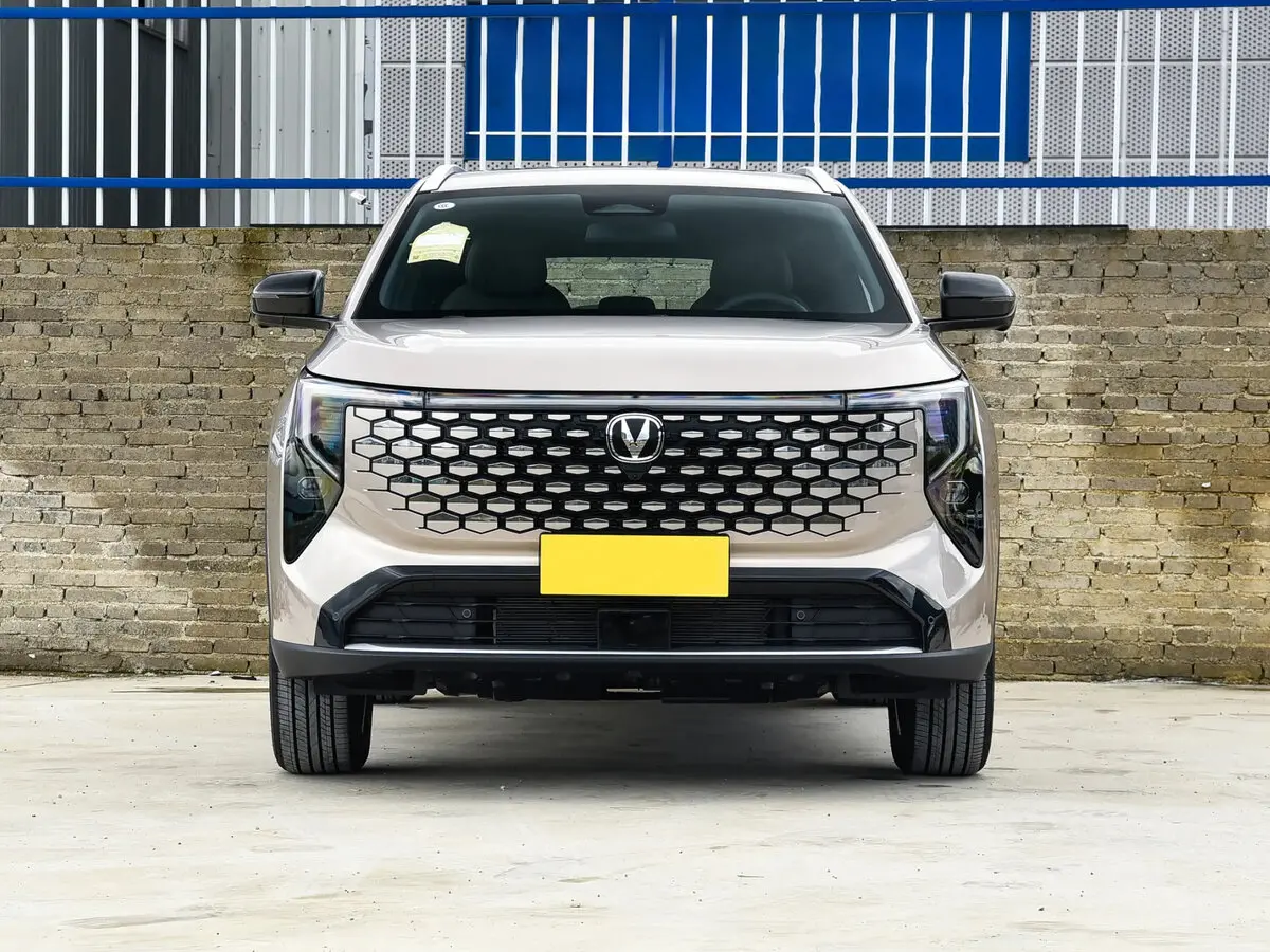 Changan CS55 Plus II Рестайлинг 2 Внедорожник 5 дв. — photo 2