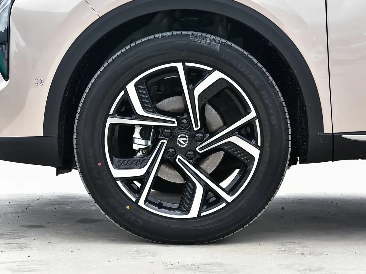 Changan CS55 Plus II Рестайлинг 2 Внедорожник 5 дв. — photo 12