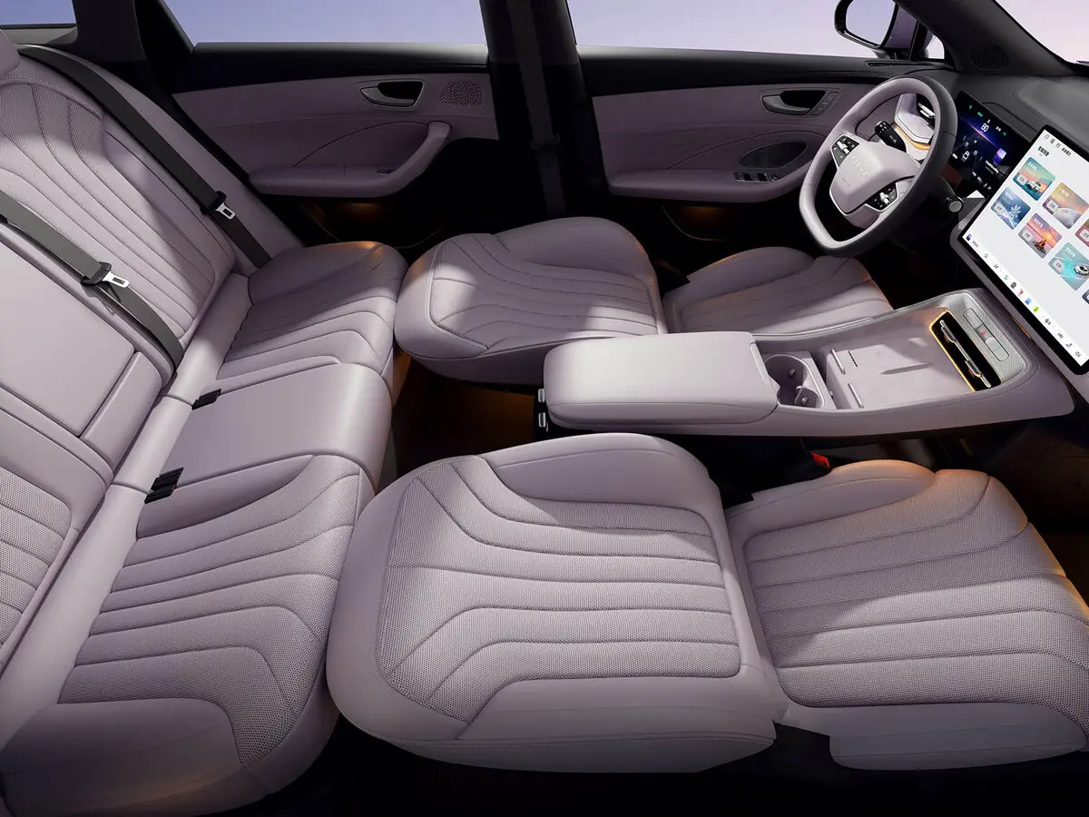 Roewe M7 2025 – н.в. Седан — photo 14