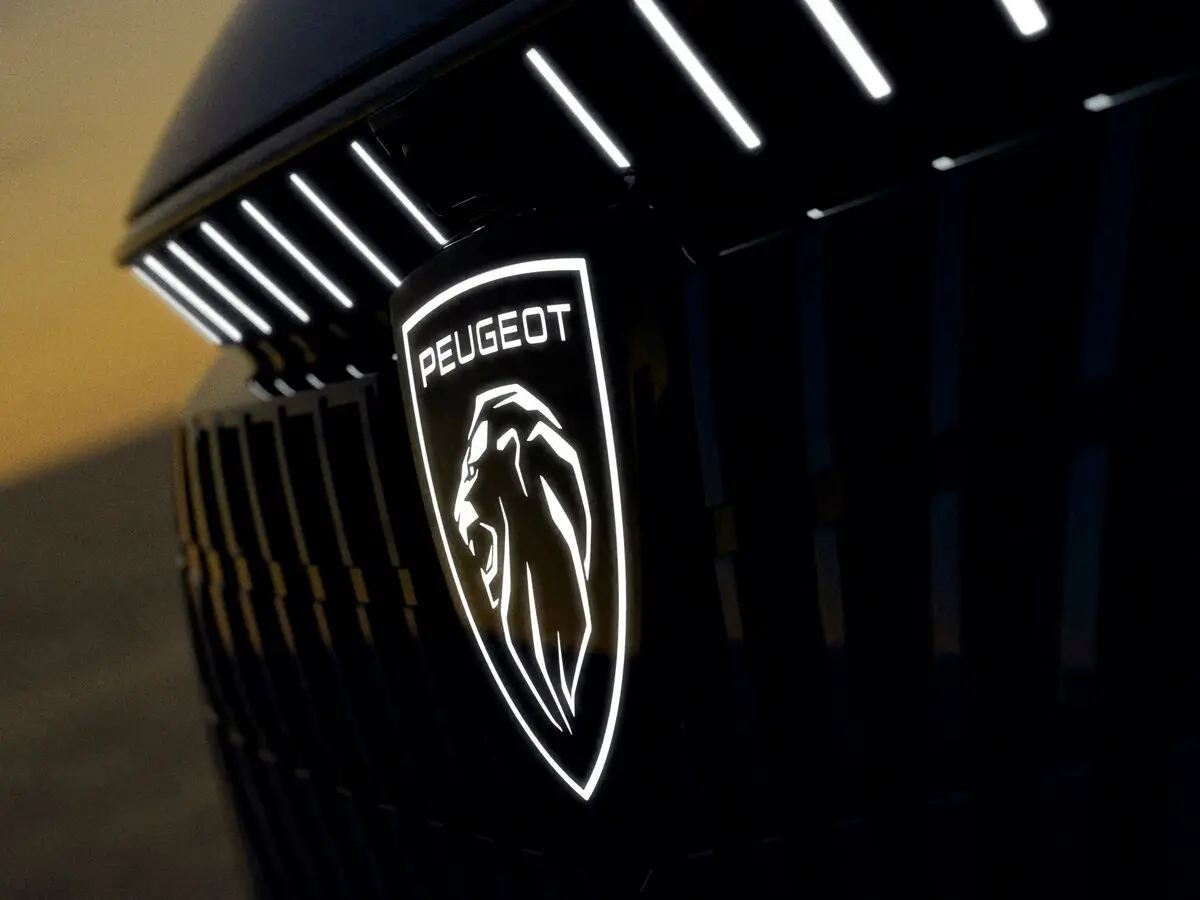 Peugeot 308 III Рестайлинг Хэтчбек 5 дв. — сүрөт 13
