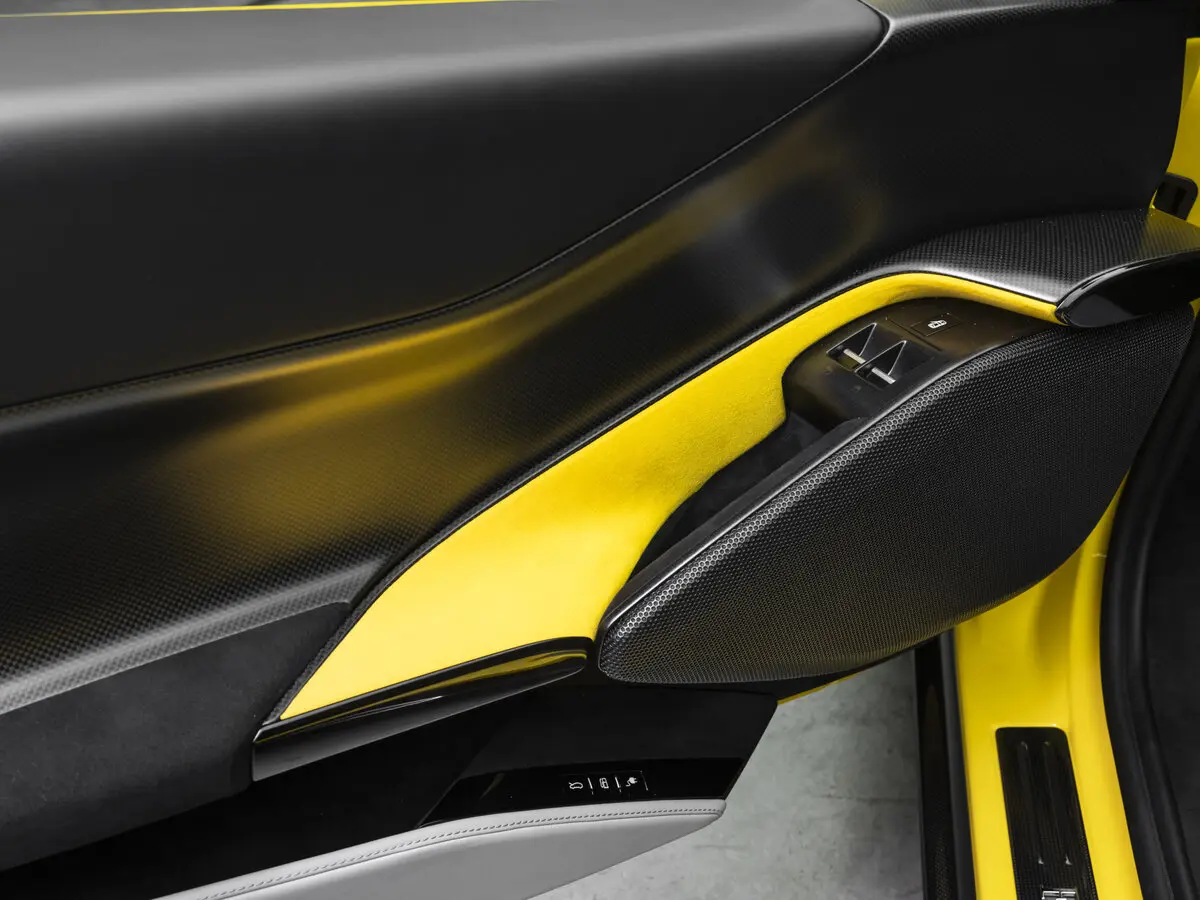 Ferrari 849 Testarossa 2025 – н.в. Родстер Spider — photo 10