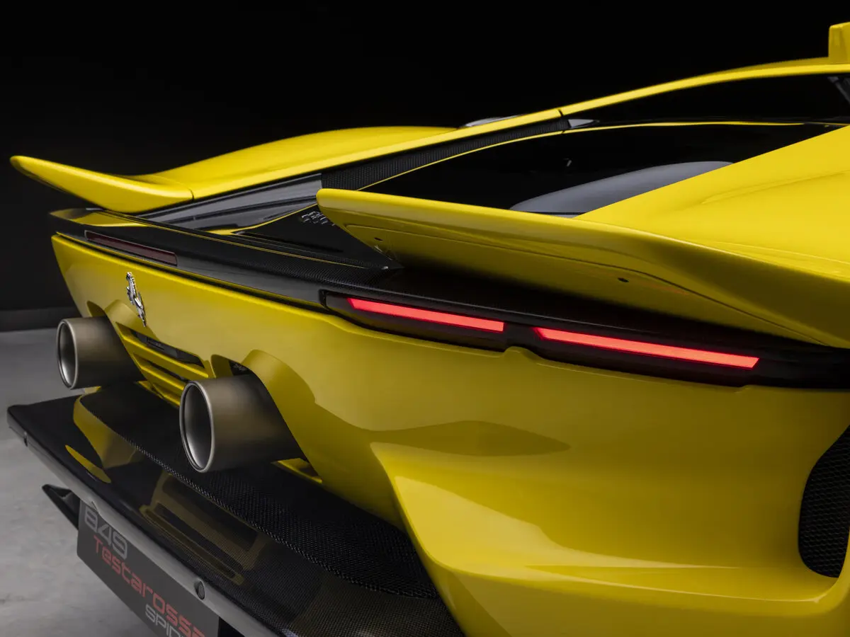 Ferrari 849 Testarossa 2025 – н.в. Родстер Spider — photo 13