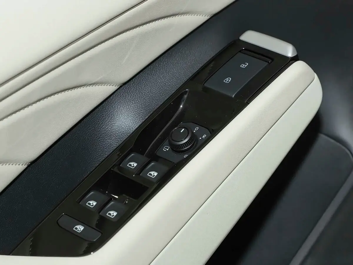 Volkswagen Sagitar IV Седан L — сүрөт 12