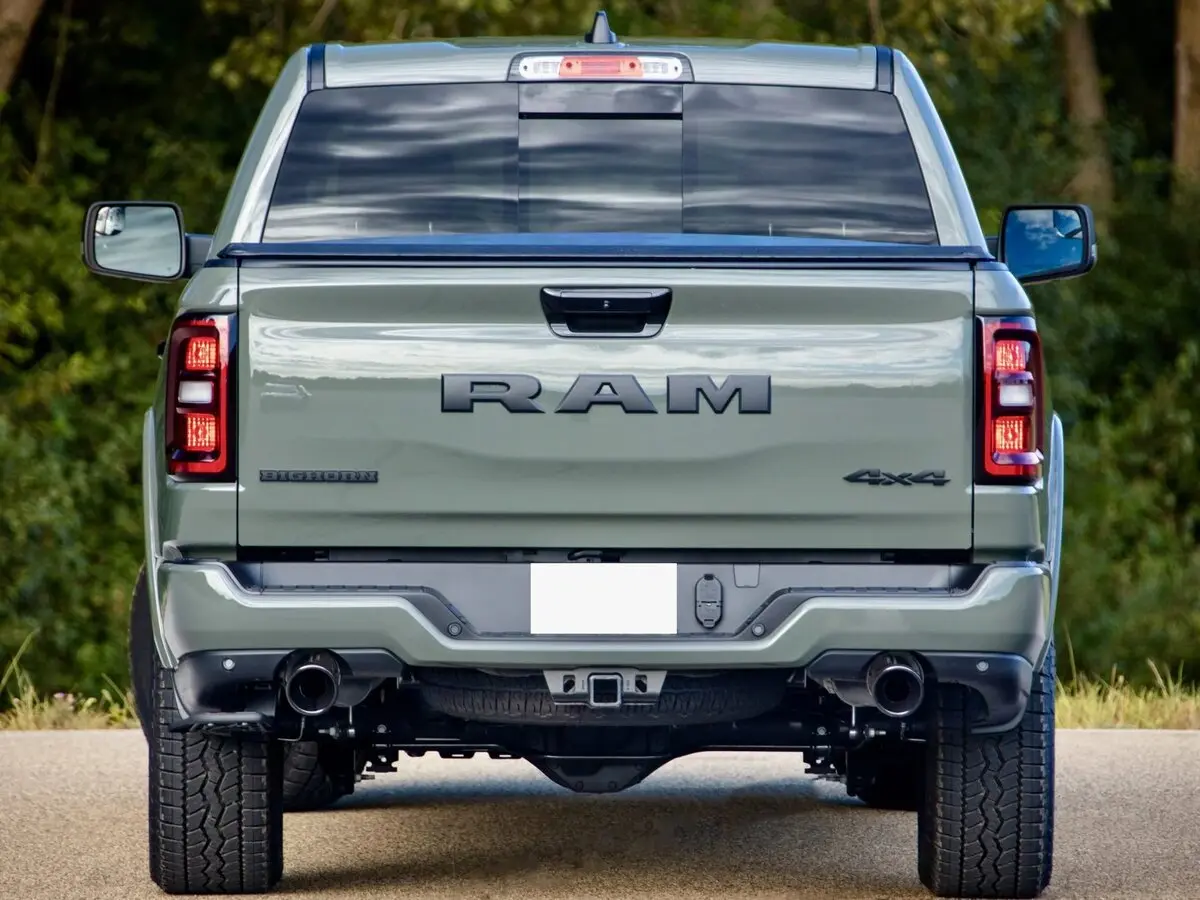 Ram 1500 V Рестайлинг Пикап Двойная кабина Quad Cab — photo 4