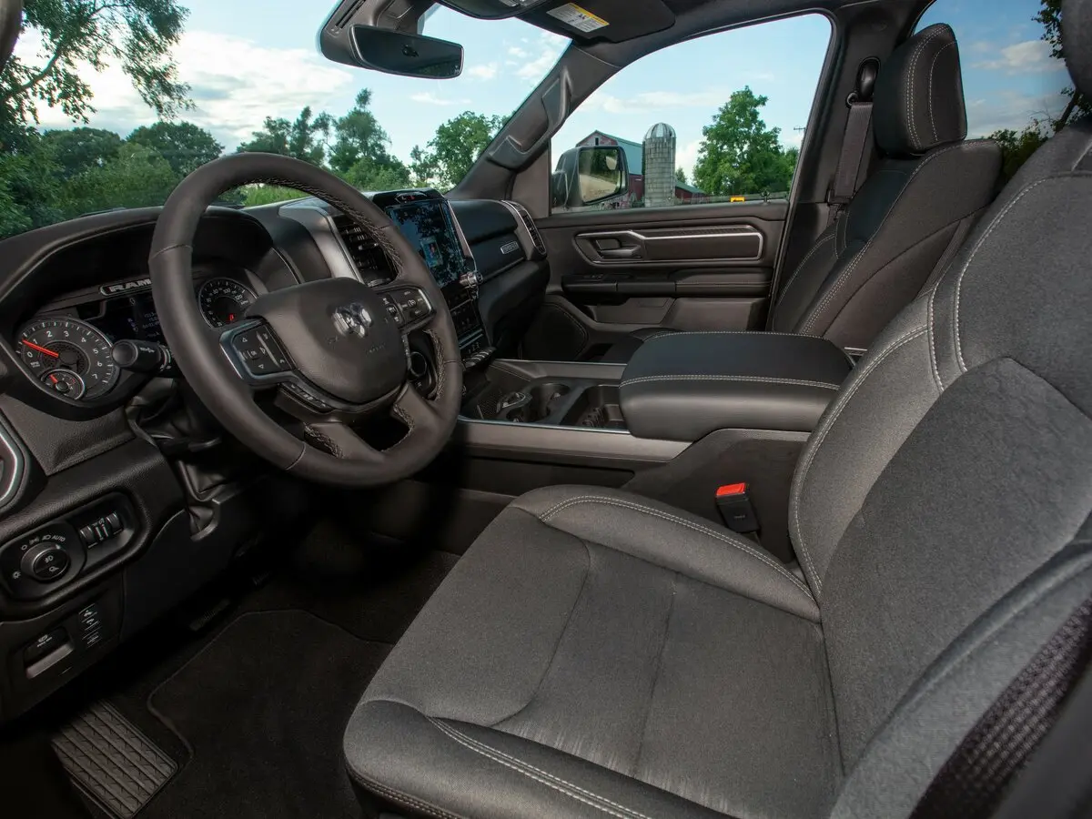 Ram 1500 V Рестайлинг Пикап Двойная кабина Quad Cab — photo 8