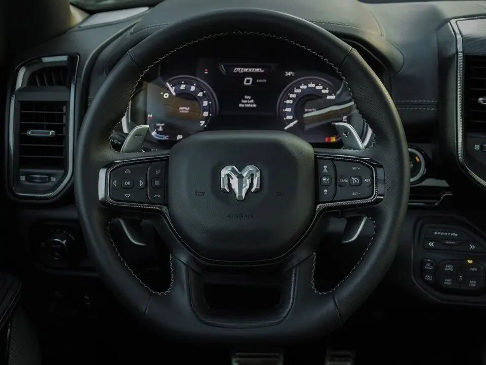 Ram 1500 V Рестайлинг Пикап Двойная кабина Quad Cab — photo 9