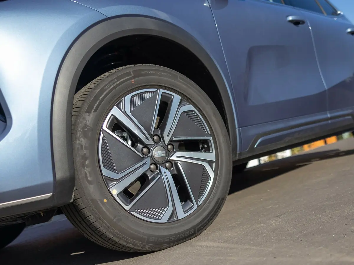 Geely EX5 Гибрид 2025 – н.в. Внедорожник 5 дв. — сүрөт 32