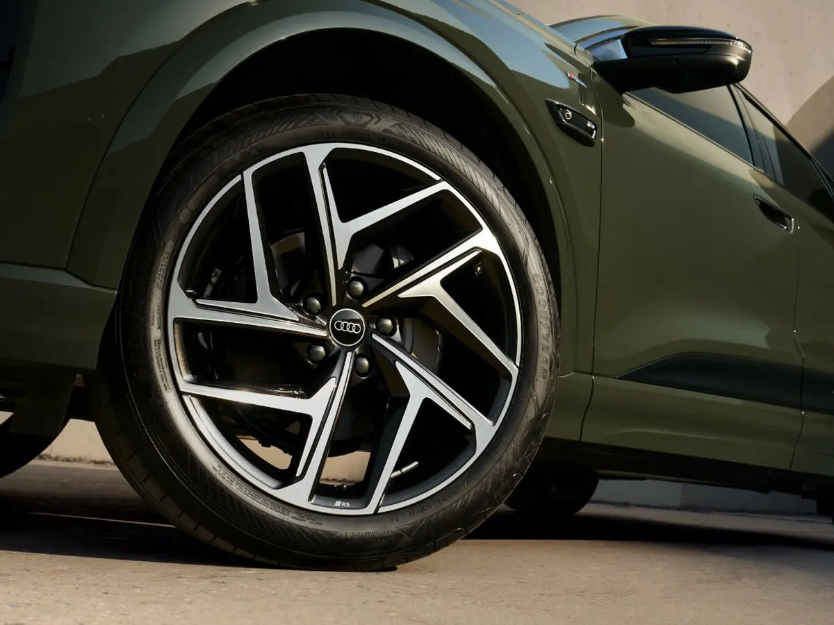 Audi Q6 Sportback e-tron 2024 – н.в. Внедорожник 5 дв. L — сүрөт 17